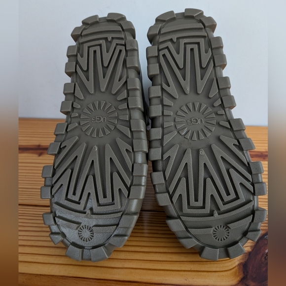 UGG Classic Brellah Mini Boots- Size:7 - Picture 3 of 5